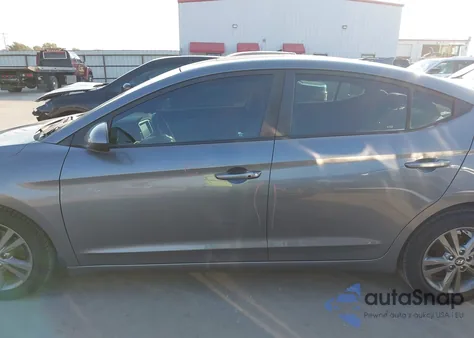 2018 Hyundai Elantra Value Edition z USA, uszkodzony, nr VIN 5NPD84LF8JH344729